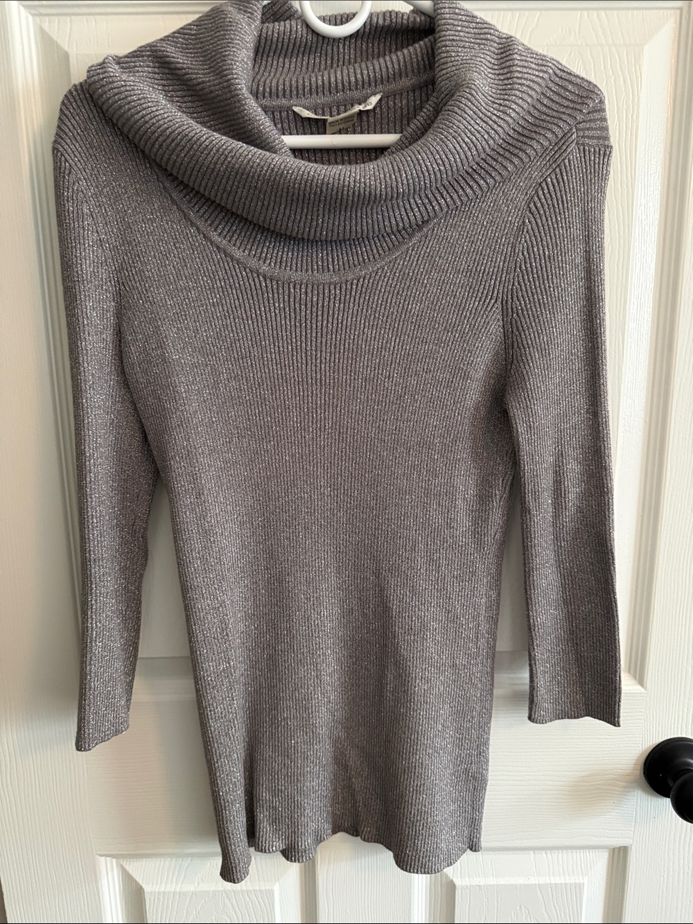 Peter Nygard Silver-Gray Ribbed Cowl Neck Sweater
